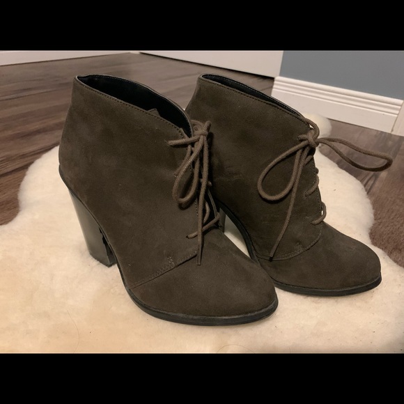 Ankle booties - Picture 1 of 3